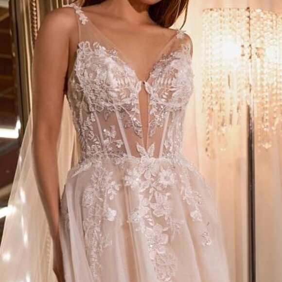 Off white/nude wedding dress. Tulle bridal gown - Picture 2 of 6